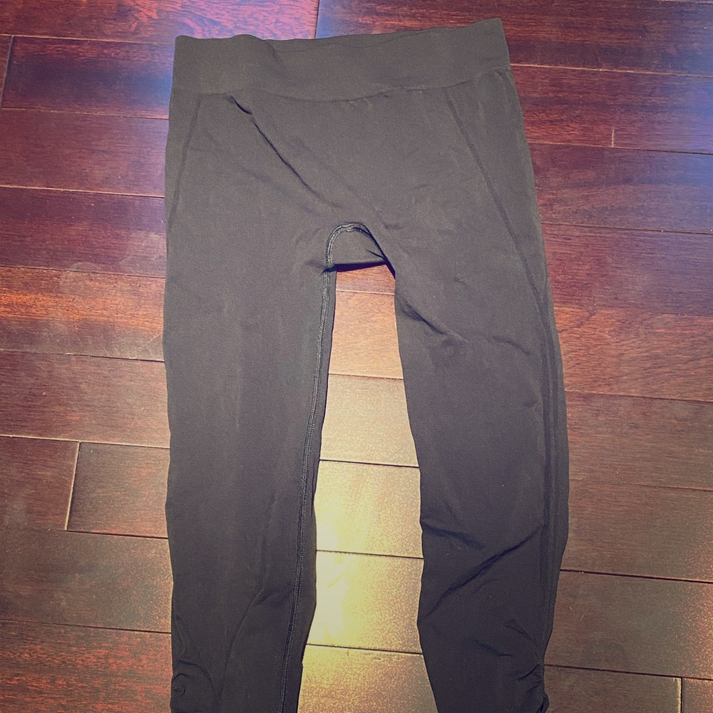 NWOT Dark Gray Gathered So Leggings Size Small